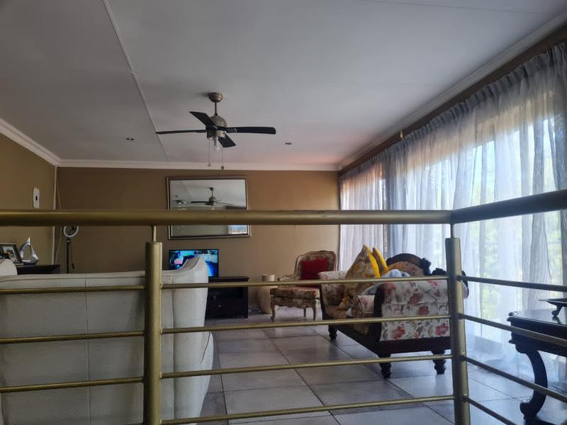5 Bedroom Property for Sale in Uitsig Free State